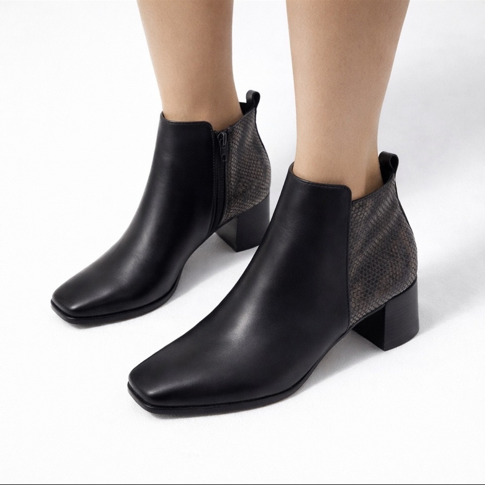 [Munro] Alix Snake Skin Bootie